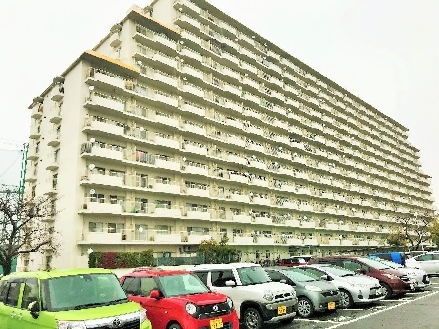 その他現地写真:南向きで日当り良好です。建物の中央部分、9階にお部屋は有ります。