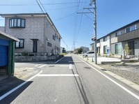 その他現地写真:接道　南側道路　幅員約6.0ｍ